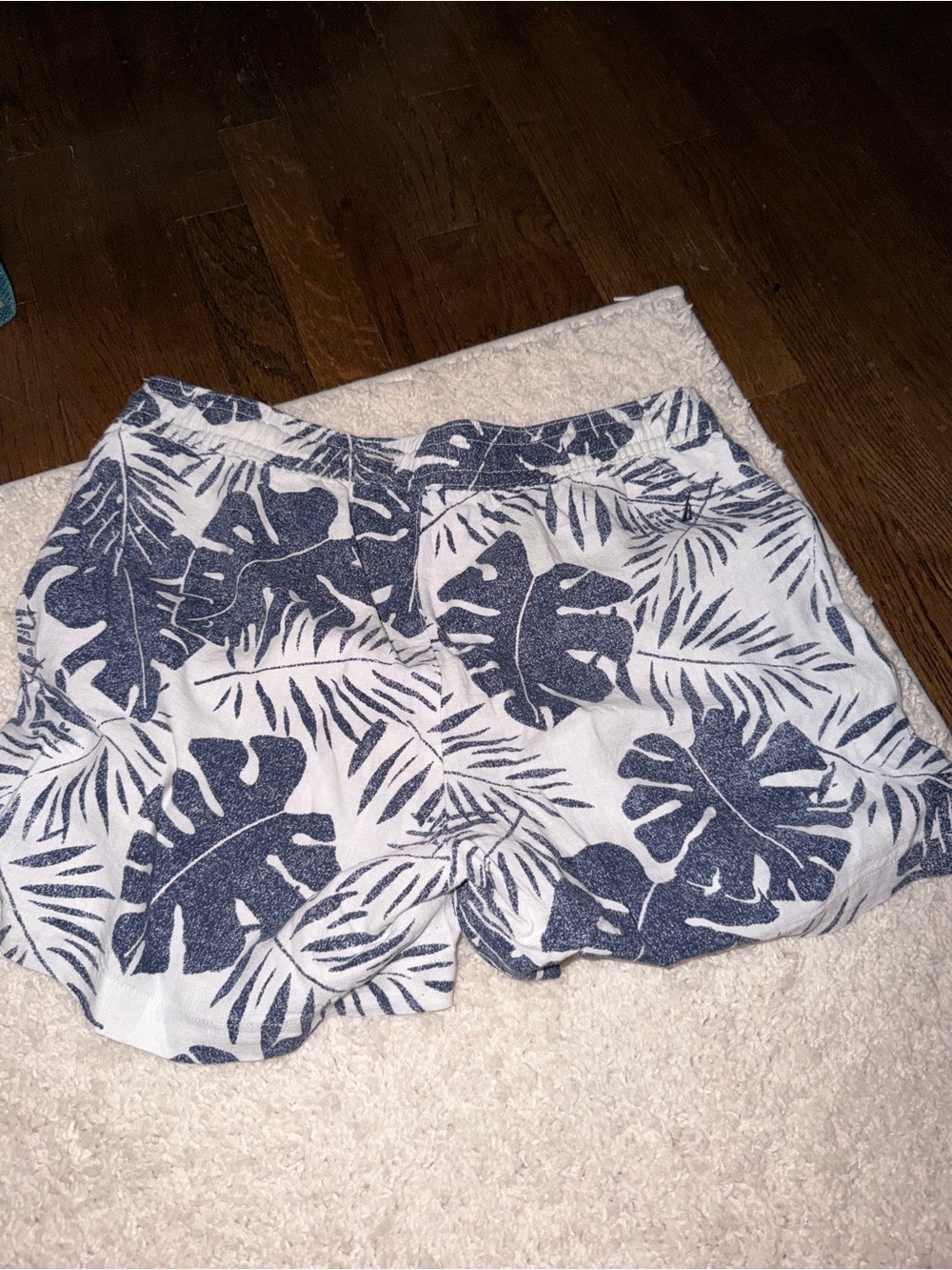 Shorts - Picture 3 of 3